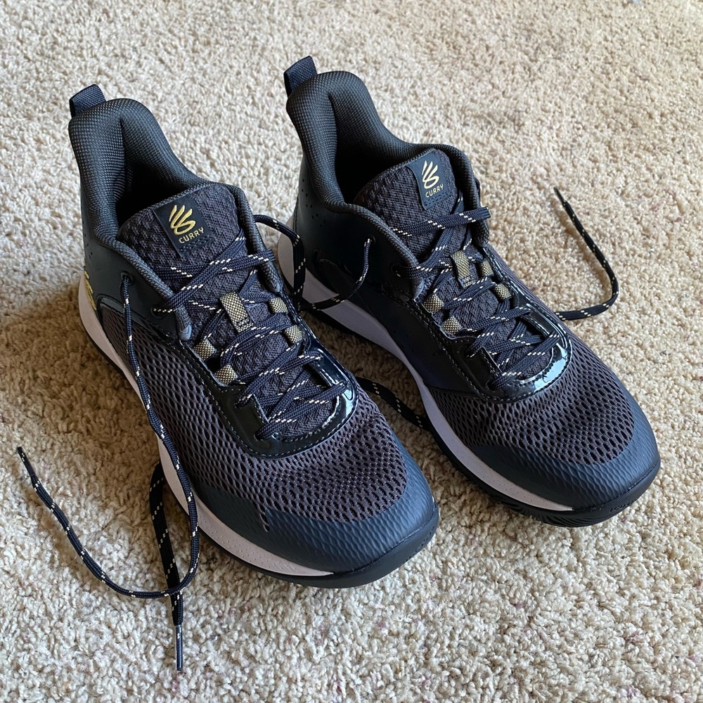 Curry 3Z6 | WORN ONCE